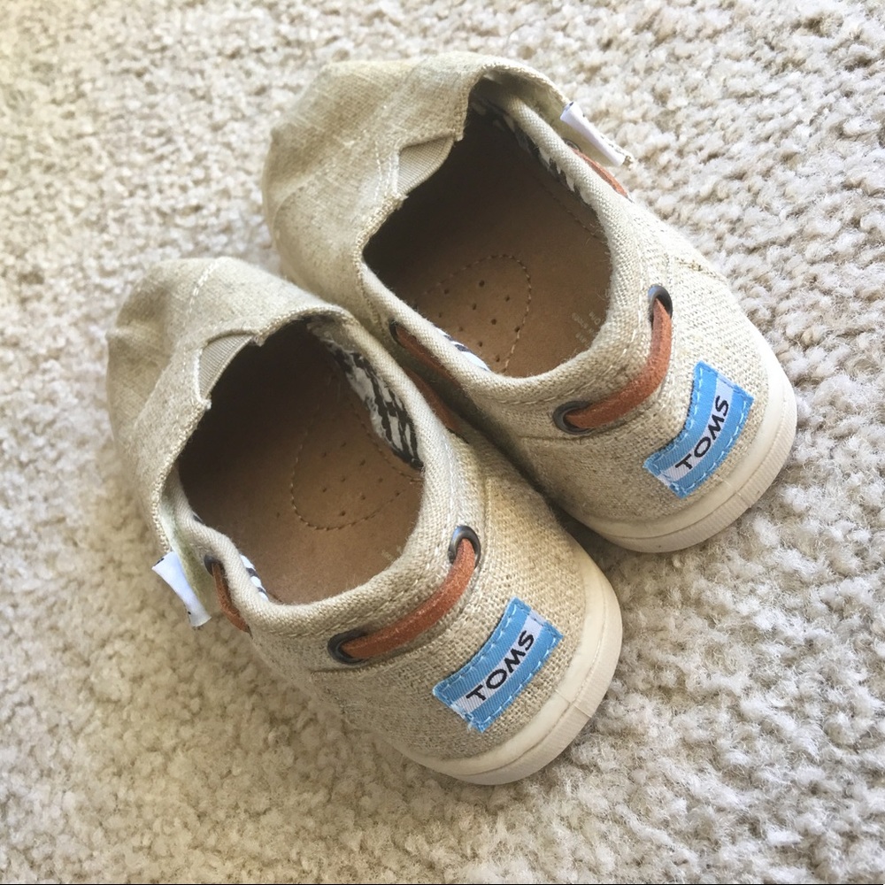 TOMS NEW Classic Tiny Canvas